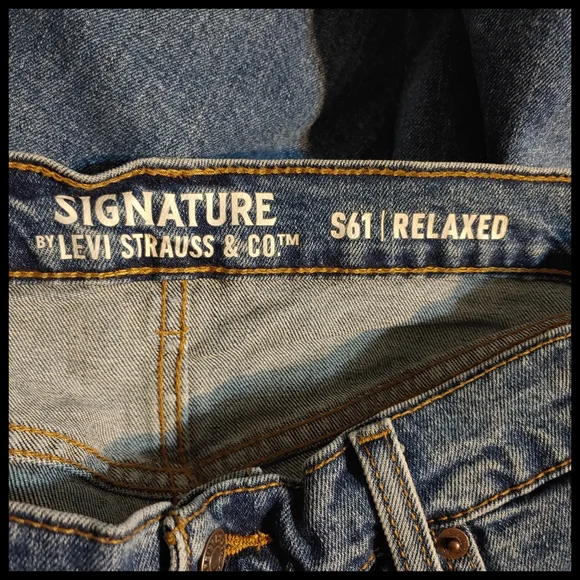 Vintage Levi's 561 TALL Men's Straight Jeans - Picture 5 of 6